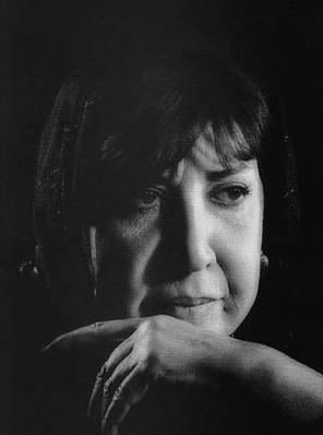 http://www.smskade.ir/wp-content/uploads/2015/01/Simin-Behbahani-day93.jpg